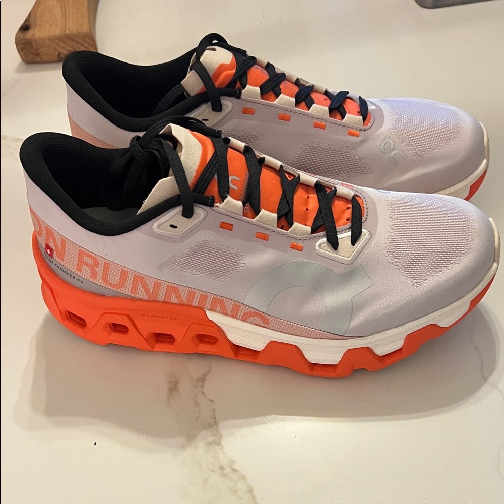 ON Cloudmonster Hyper. Never worn.